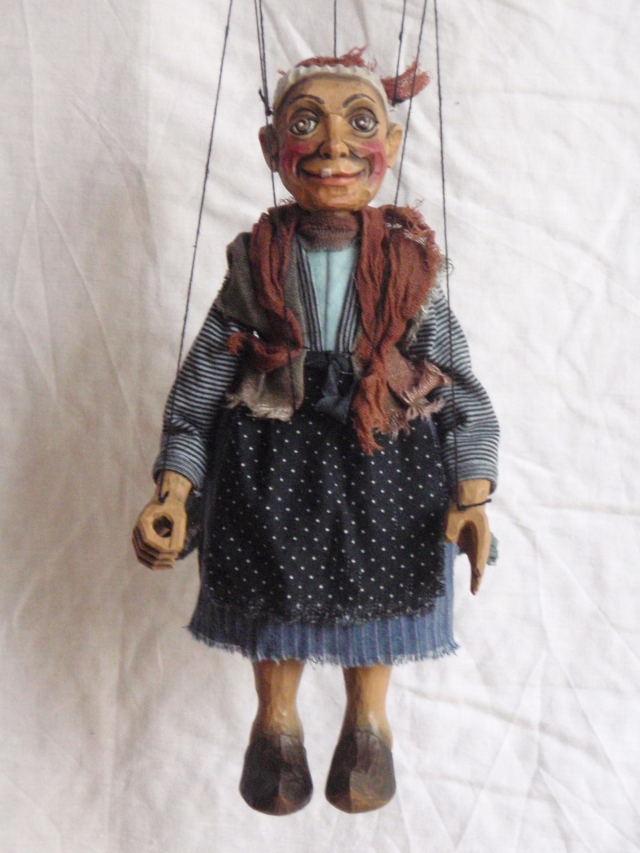 Ježibabka- dřevěná loutka - marioneta Ježibabka- dřevěná loutka - marioneta